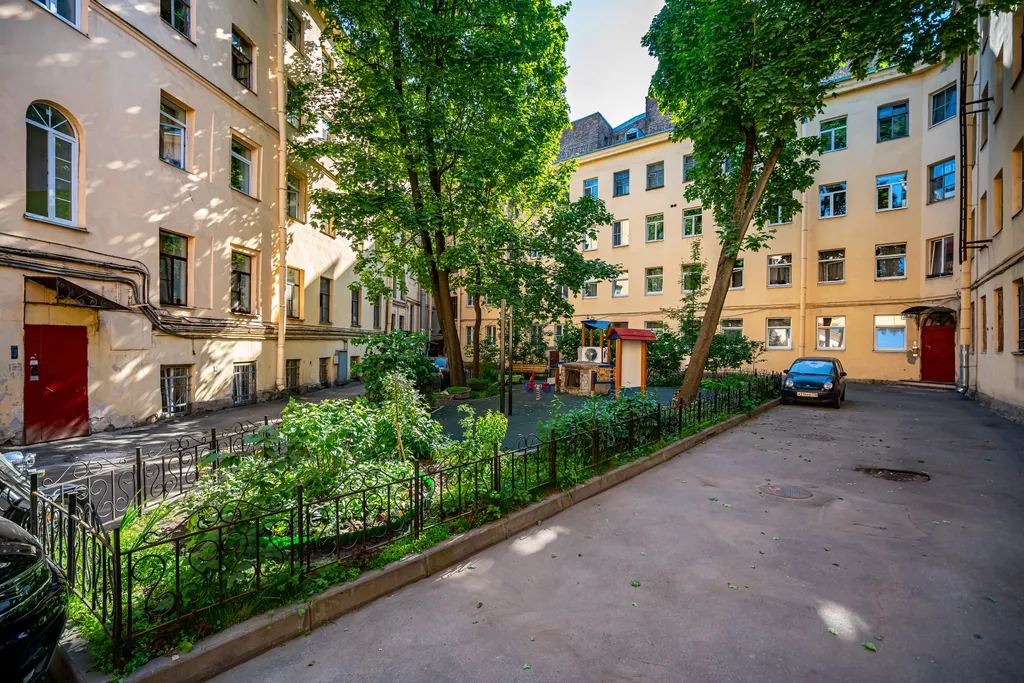 Просторная 5-комнатная квартира в самом центре города