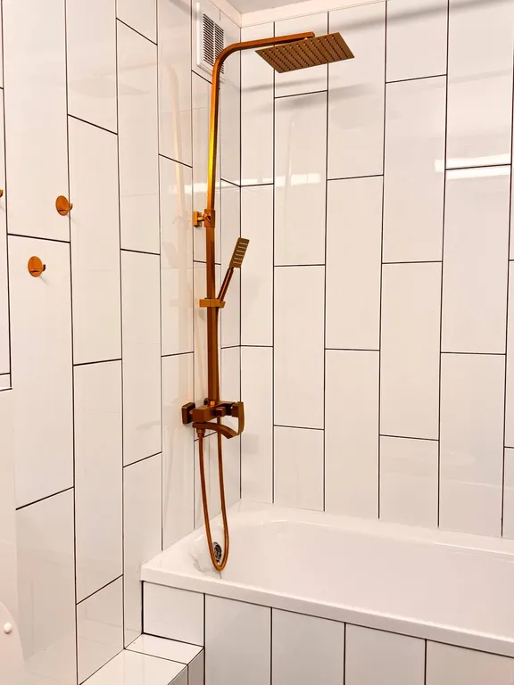 Милая студия с дизайнерским ремонтом