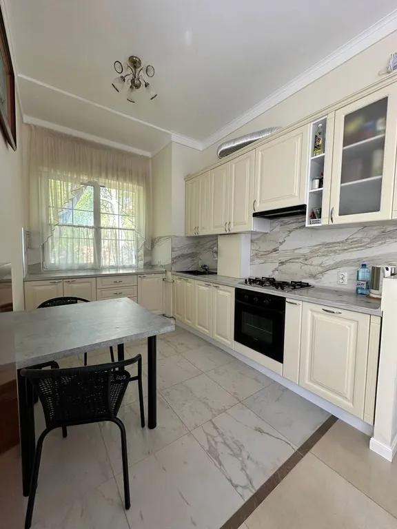 Уютный дом в березовой роще, на первой линии у моря