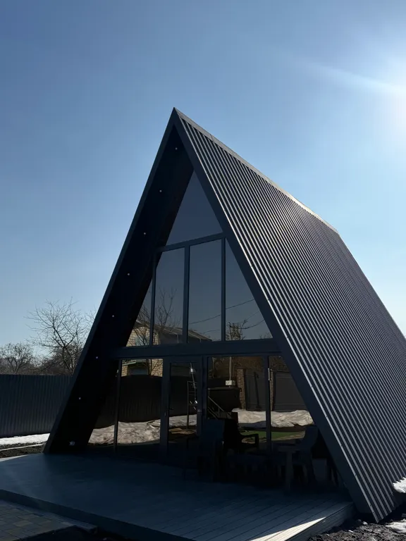 Глэмпинг 70m2 — чан, кухня, терраса с беседкой