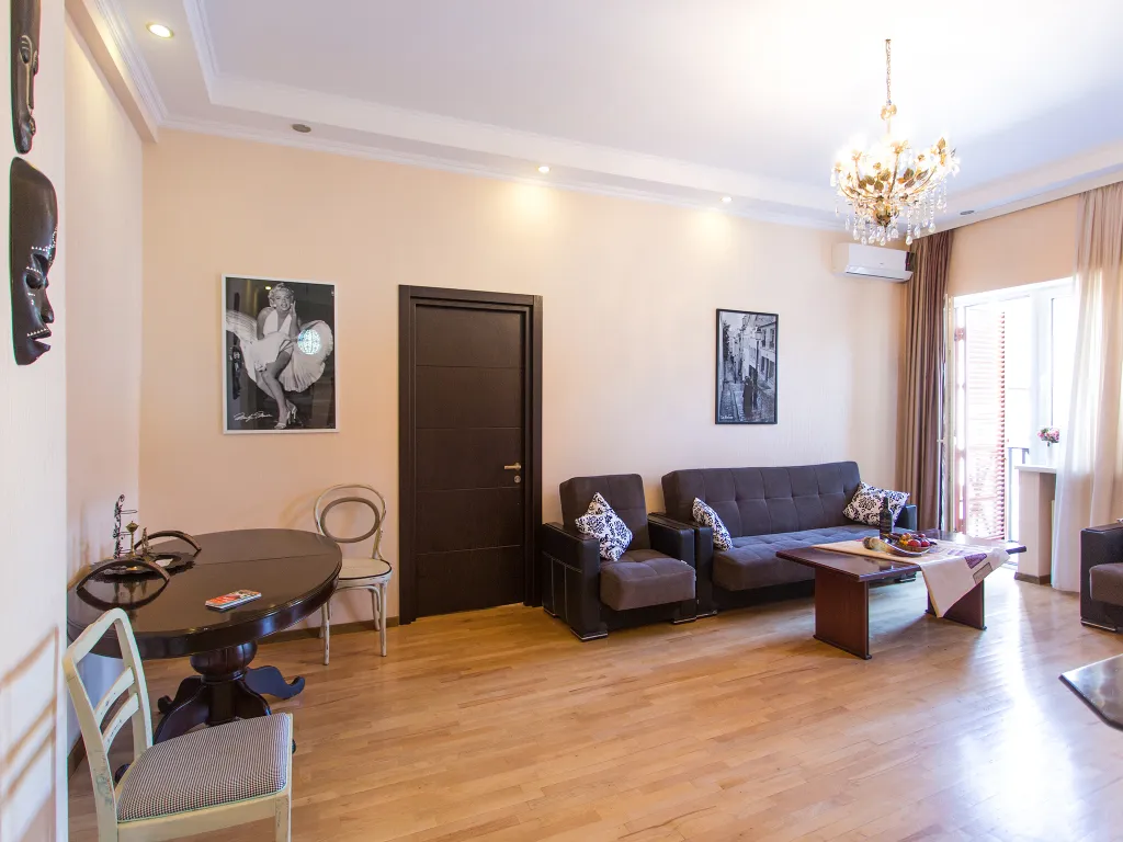 2-комнатная Квартира — аренда посуточно в Тбилиси