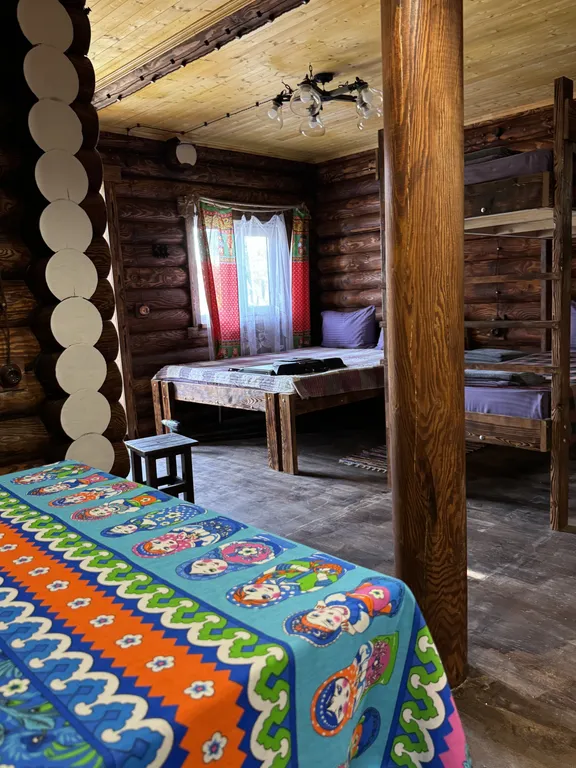 Двухэтажный сруб для большой компании