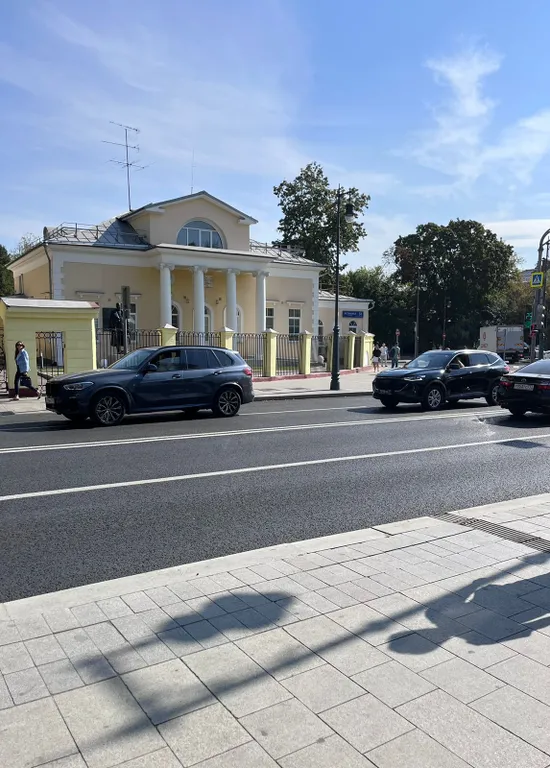 Квартира Светлая комната с окнами во двор с общим санузлом — Москва