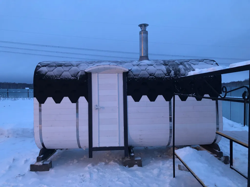 Уютный домик в окружении леса и горячих источников