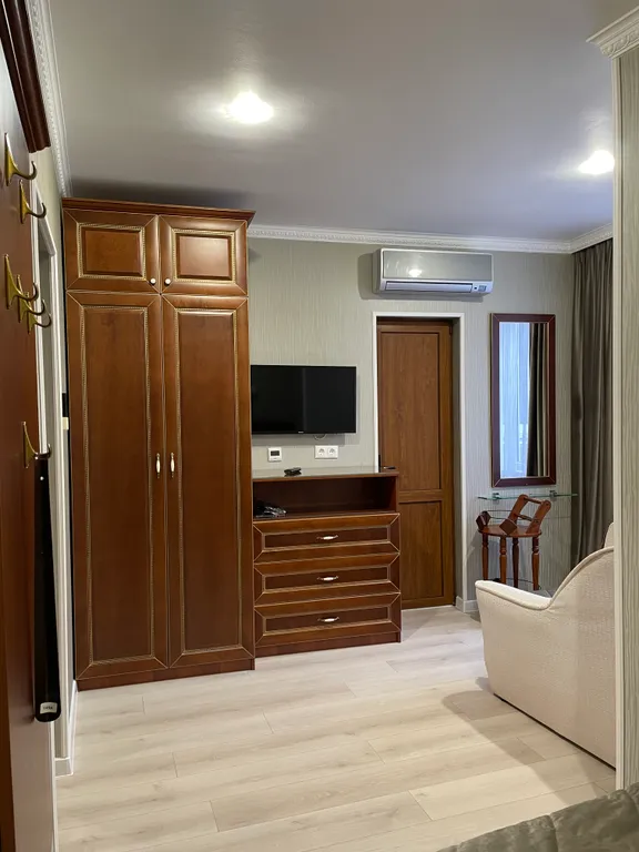 Уютный номер в центре, море - 600 метров