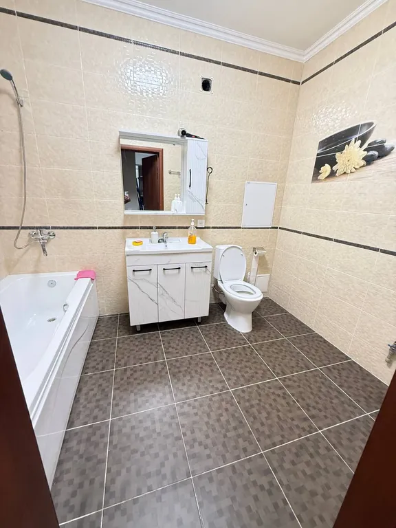 Огромные аппартементы с 2 санузлами в самом центре города