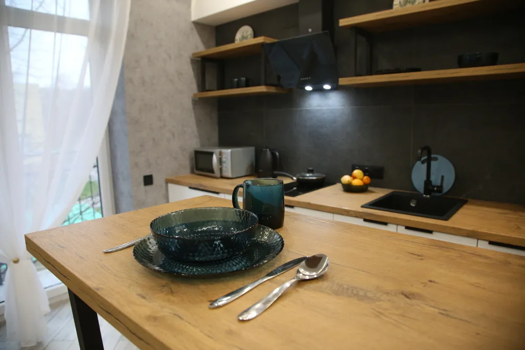 Стильные апартаменты "Кандинский" в центре города у моря