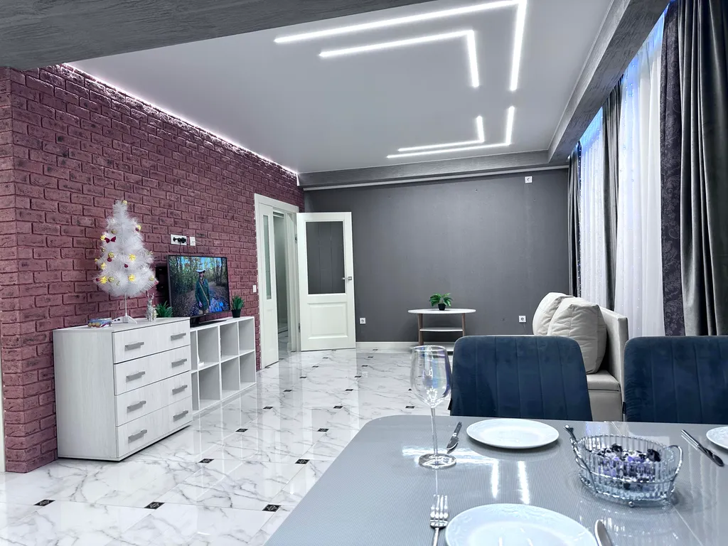 3-комнатная Люкс на Энтузиастов