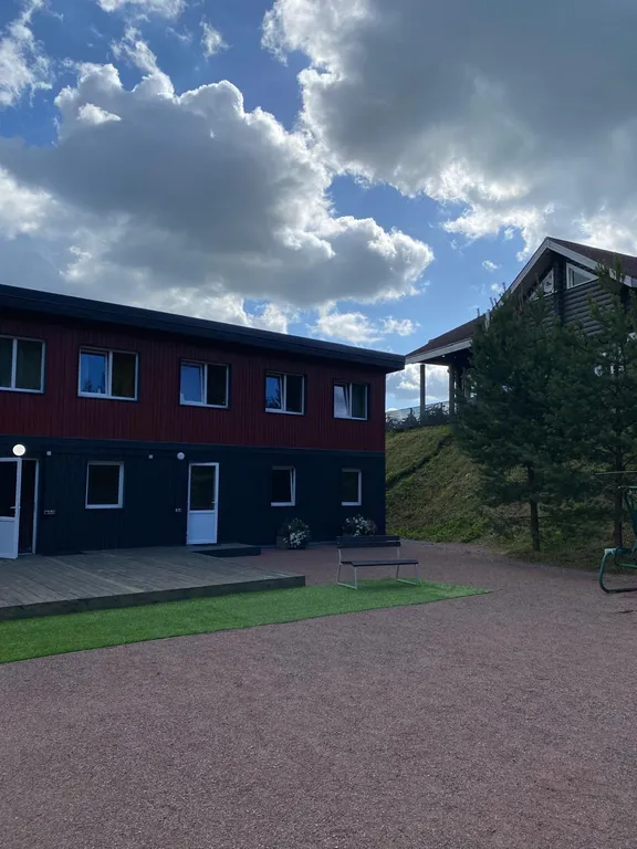 Коттедж на берегу озера — аренда посуточно в Токсово