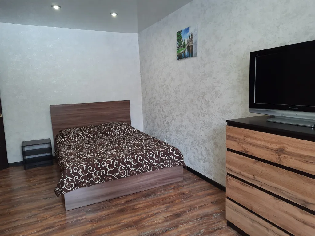 Уютная квартира рядом с ж/д вокзалом — аренда посуточно в Глазов