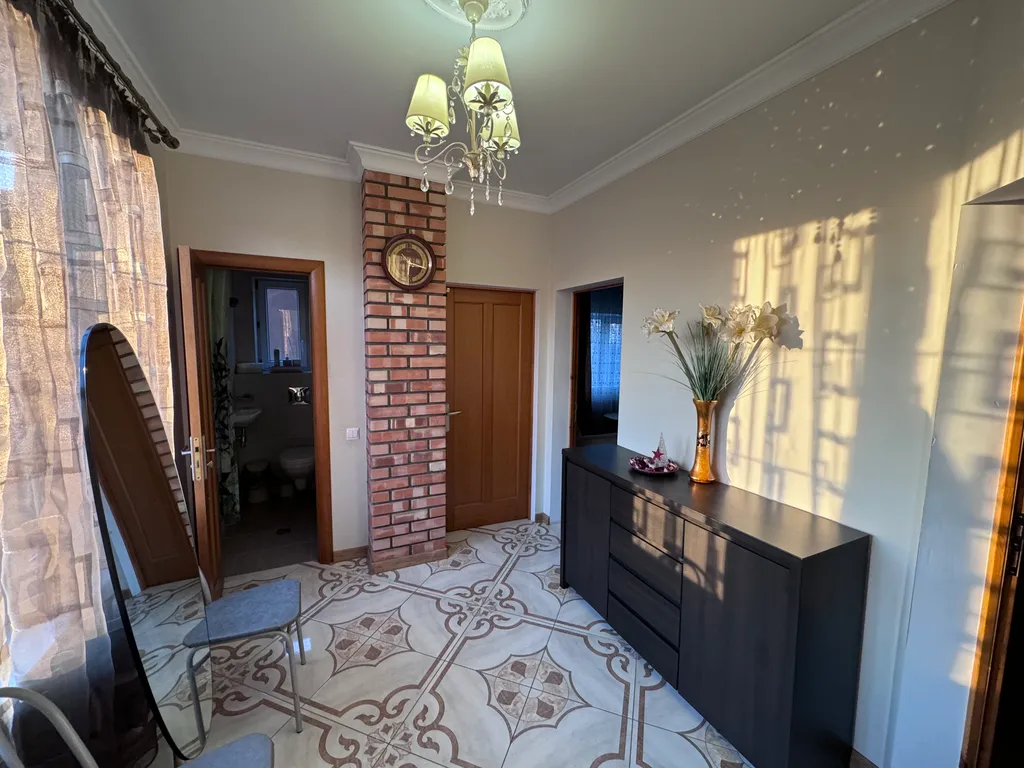 Частный дом в 15 минутах от центра