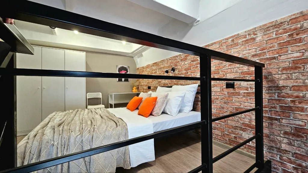 Двухуровневая студия недалеко от ЖД и автовокзала