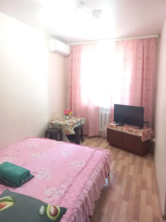 Уютная квартира в центре города, заселяю максимум 3 человека — аренда посуточно в Аксай