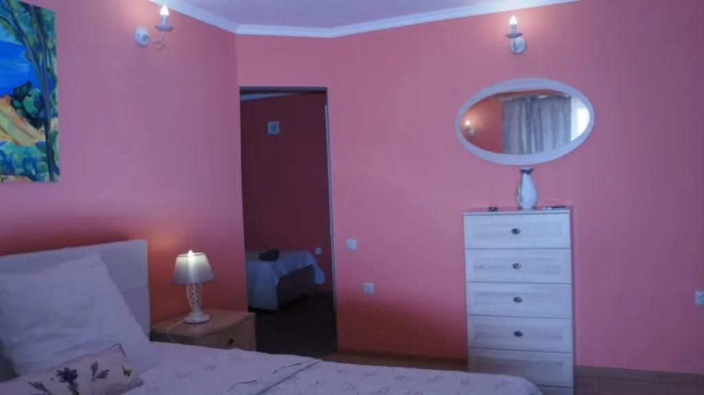 Квартира 3-комнатная Квартира — Кучугуры