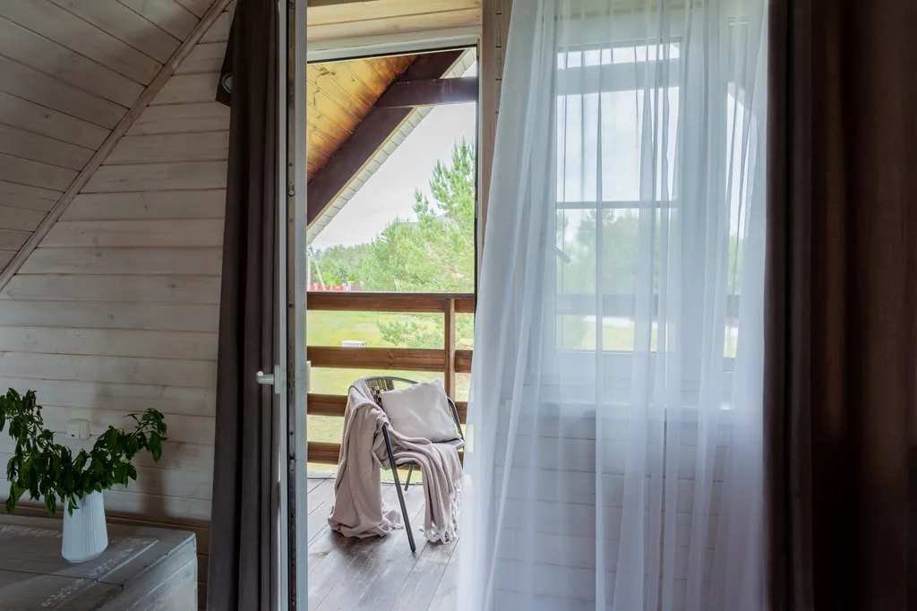 Уютный домик рядом с озером