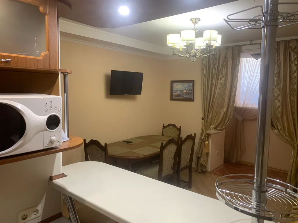 Уютная двухкомнатная квартира со своим закрытым двориком — аренда посуточно в Евпатория