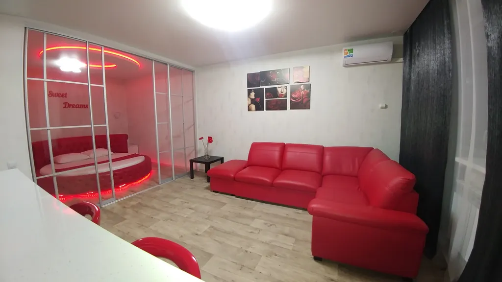 Уютная студия с дизайнерским ремонтом