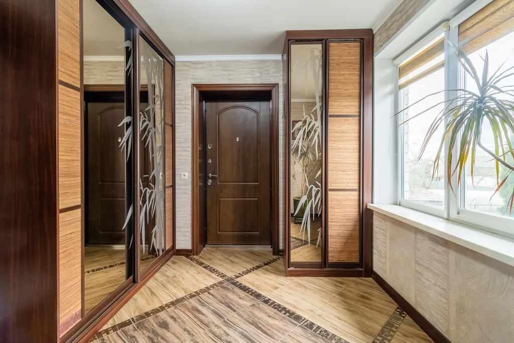 Дом у озера Solar love