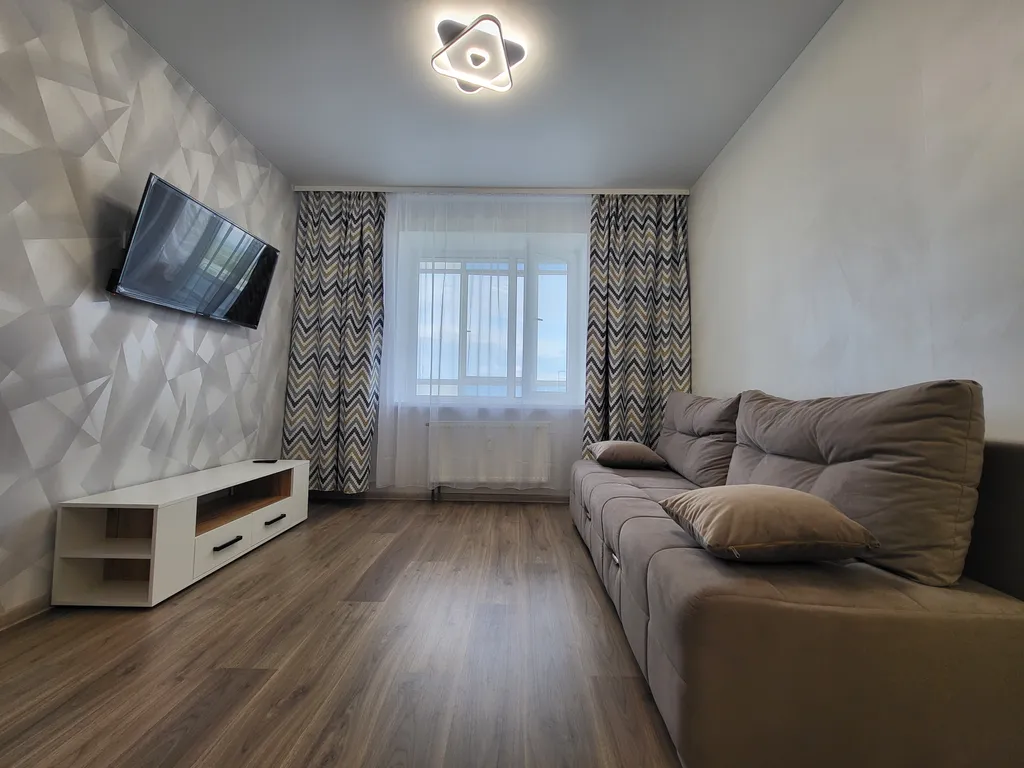 Квартира Атлантида на 13 этаже, с видом на реку и тайгу — аренда посуточно в Сыктывкар