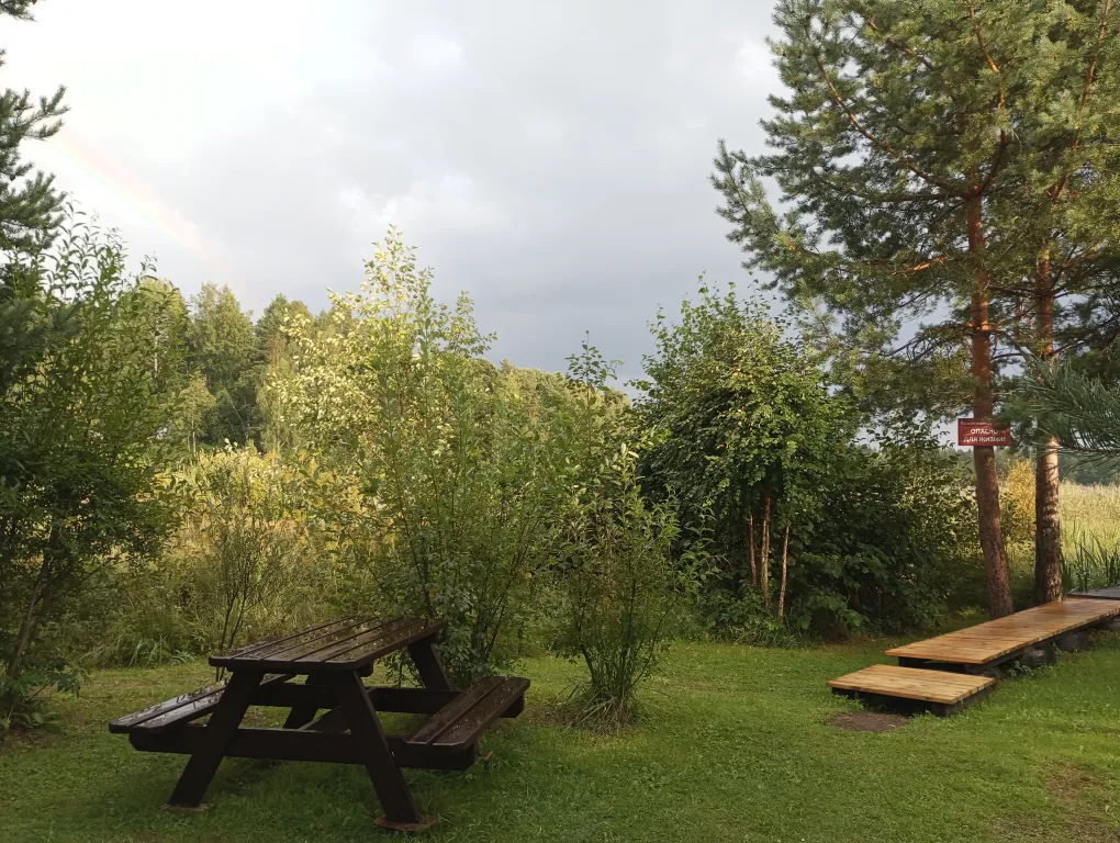 Домик у озера