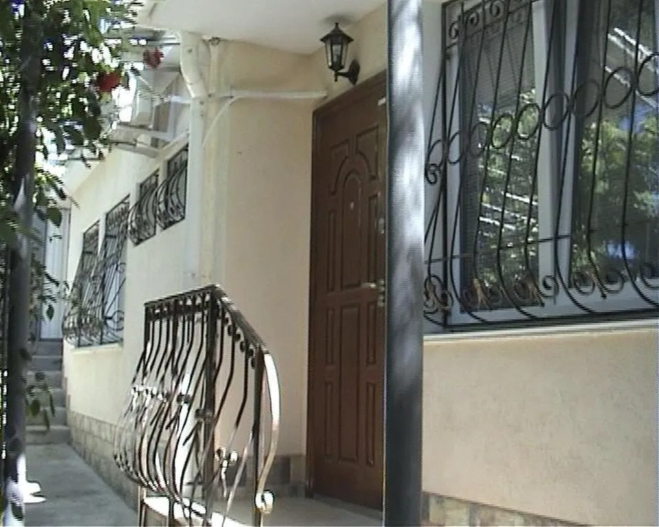 Квартира под ключ в частном секторе — аренда посуточно в Кореиз