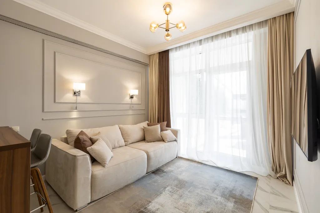 Апартамент с большой террасой и бассейнами на территории