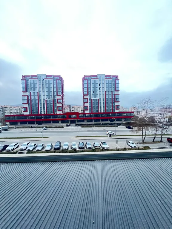 Уютная 2-комнатная квартира с дизайнерским ремонтом