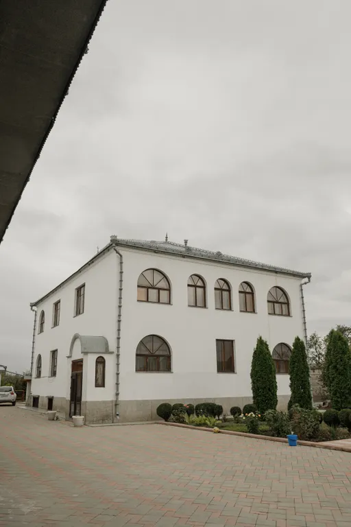 Коттедж Большой уютный загородный дом с садом — аренда посуточно в Нальчик