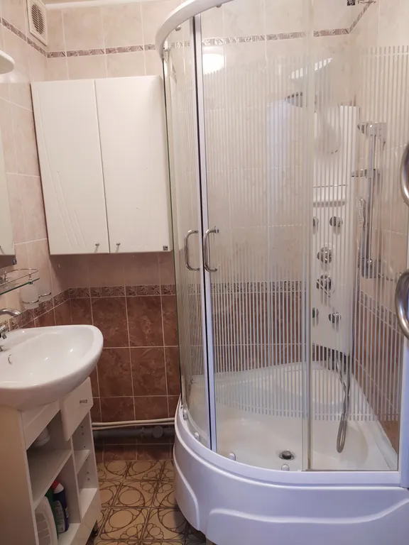 Уютная квартира (15 минут до центра на автобусе)