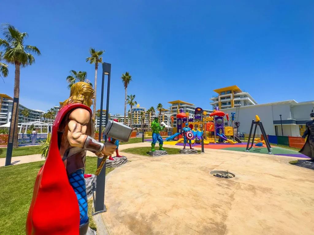 Апартаменты Azura World с видом на море, в комплексе 5 звезд