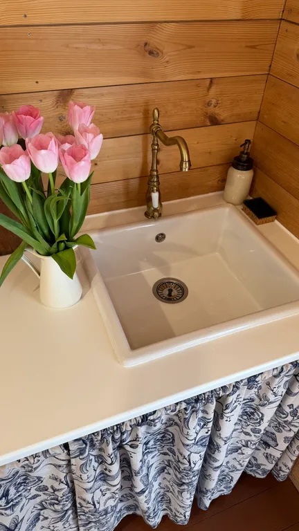 Брeвeнчатaя cтолeтняя изба