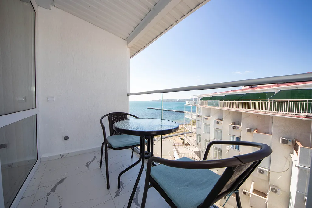 Дизайнерская квартира на берегу моря