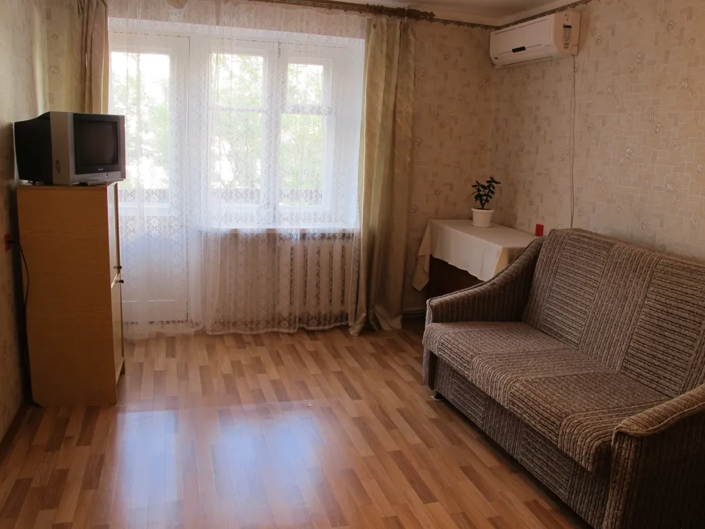 Однокомнатная недорогая уютная квартира — аренда посуточно в Орджоникидзе