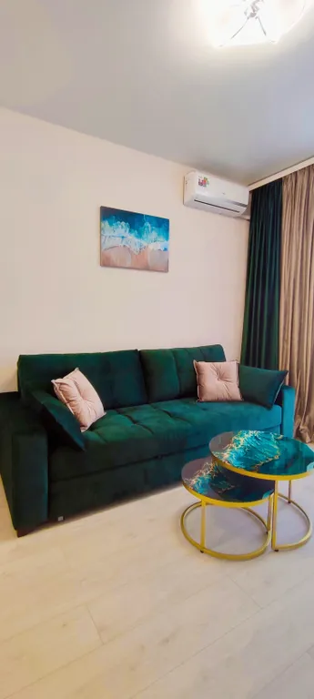 Апартаменты с бассейнами во дворе