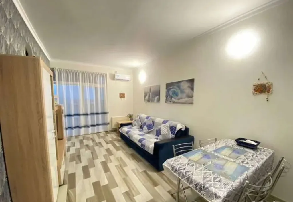 Элитная квартира с выходом на собственный пляж