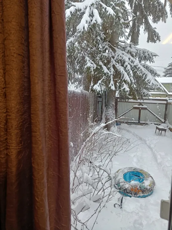 Красивый уютный дом у озера