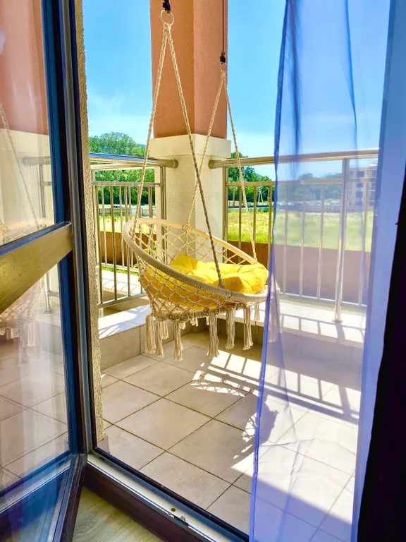 Уютная квартира расположения у живописного пригорья