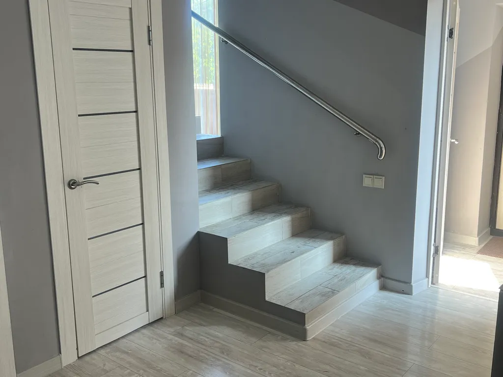 Большой дом с бассейном