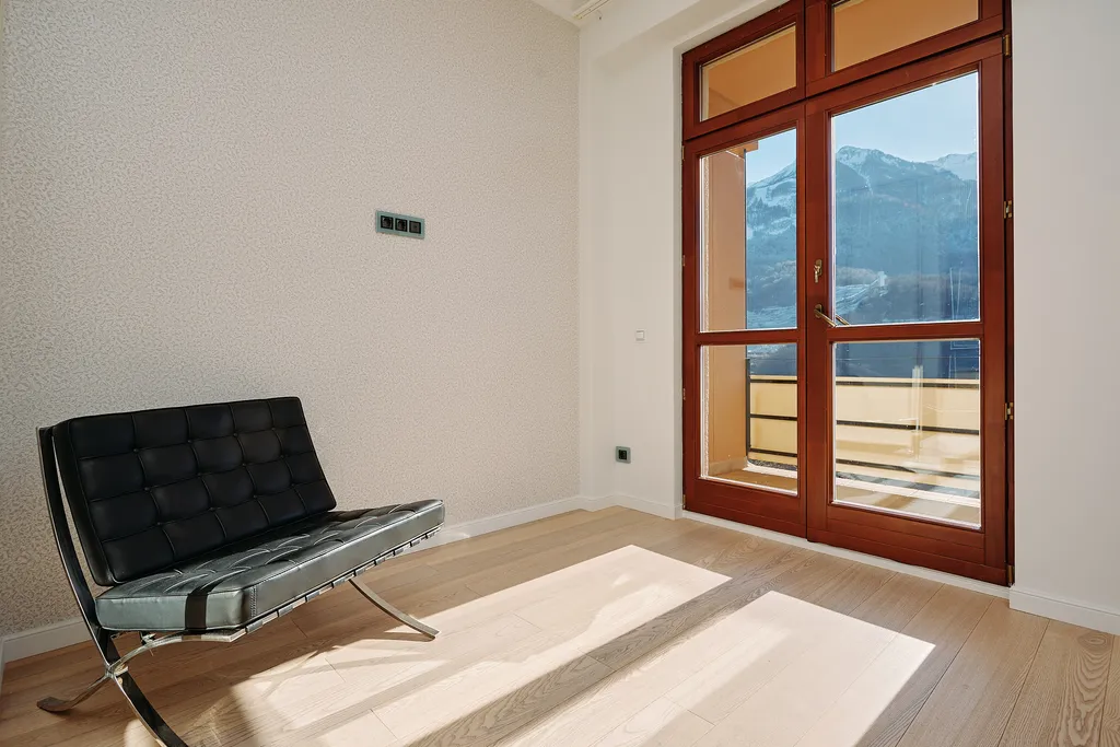 Стильный апартамент с видом на горы