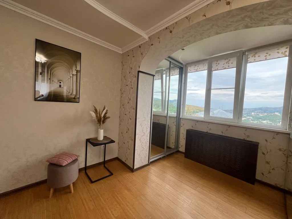 Уютная квартира с шикарным видом на горы, лес, ущелье и город