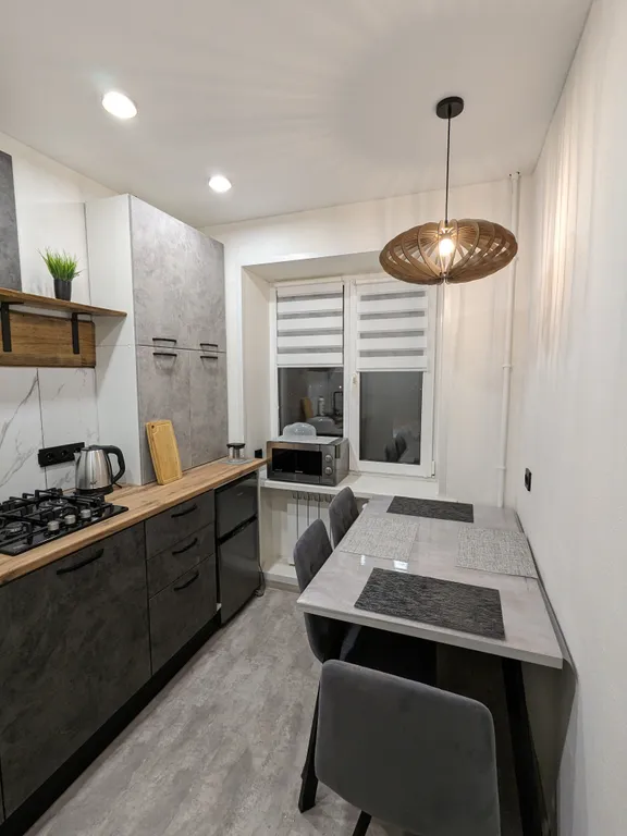 Двухкомнатная квартира рядом с Ледовым дворцом — аренда посуточно в Новомосковск