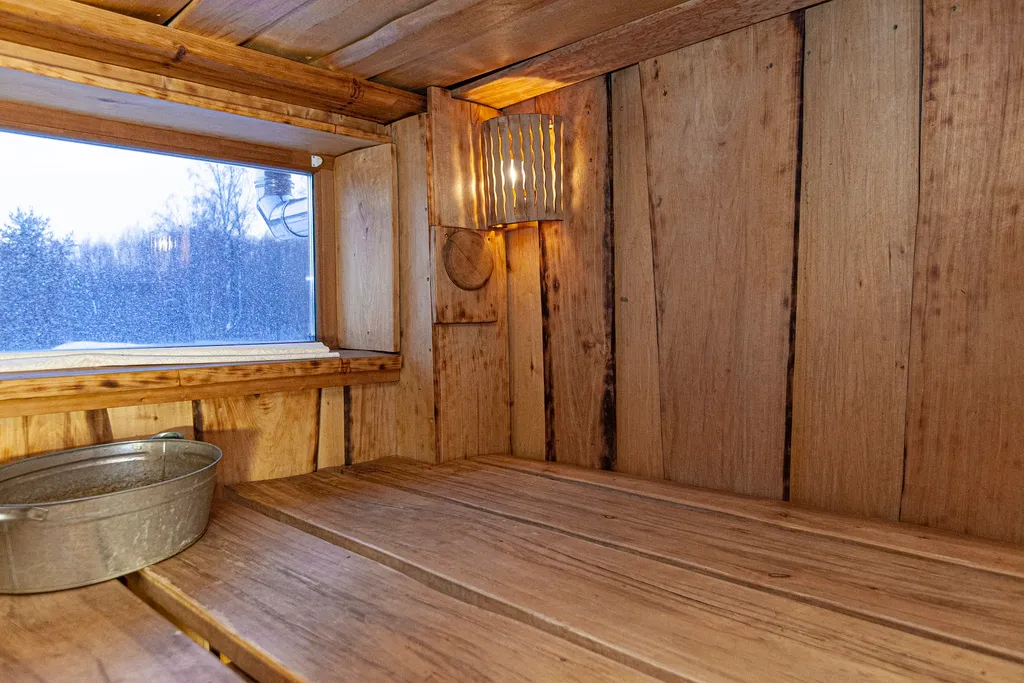 Коттедж Большой дом с террасой, баней на дровах и чаном в лесу на берегу реки — Старово