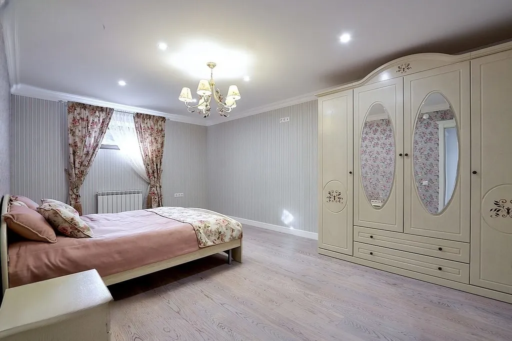 Элитный коттедж с бассейном и спа на берегу озера в живописном месте