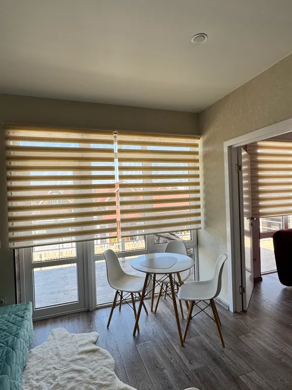 Дом с отдельным въездом и двором