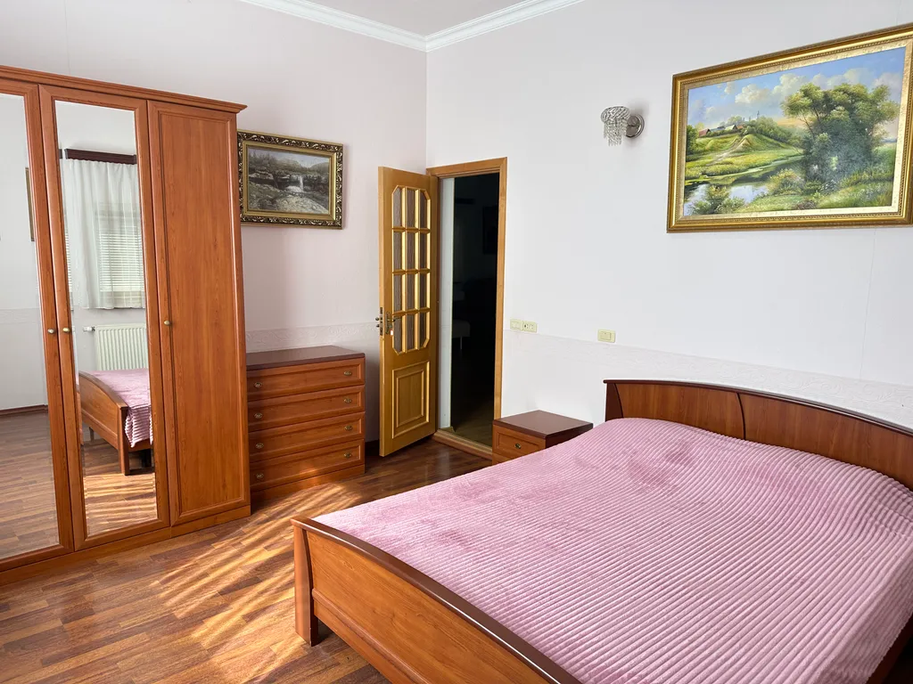 Тихий и уютный дом с террасой с видом на горы