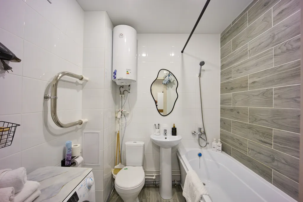 Семейный отдых в тишине: новый дом, безопасный двор и уютная квартира