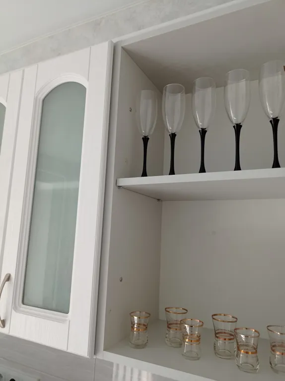 Рядом с ж/д вокзалом и  королевской усадьбой Станиславово.