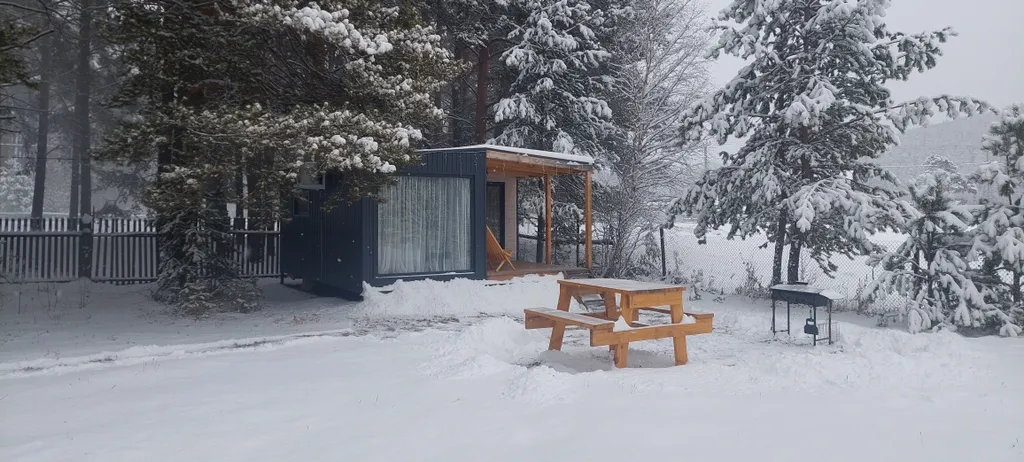 Уютный домик с видом на гору Малиновая