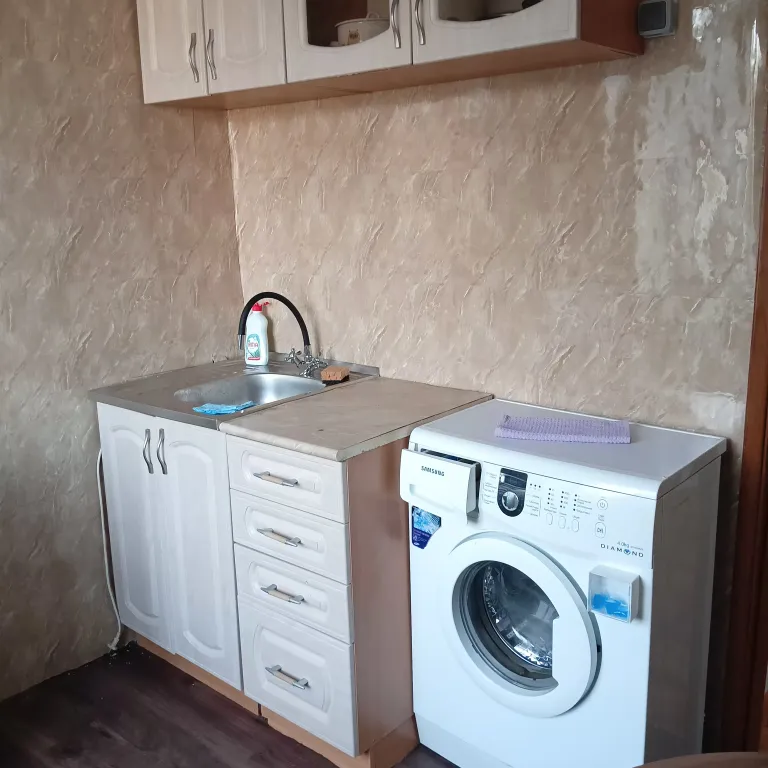 1 кмнатная квартира, рядом диагностика, университет, онкология и 10 минут до аэр