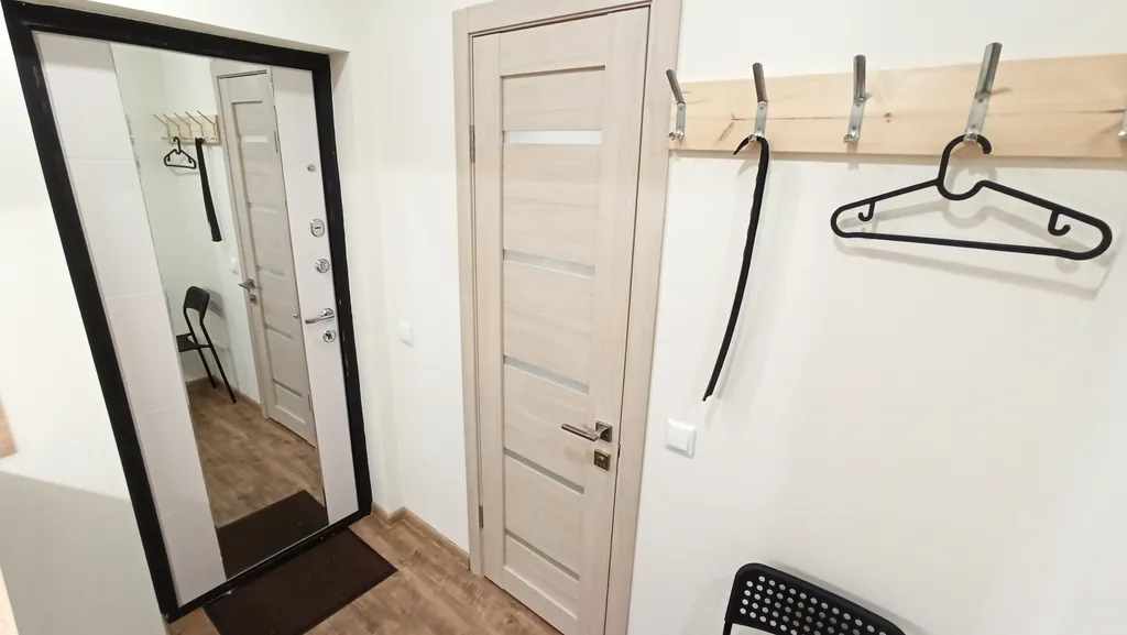 Квартира-студия в локации возле метро для семьи из 5-ти человек